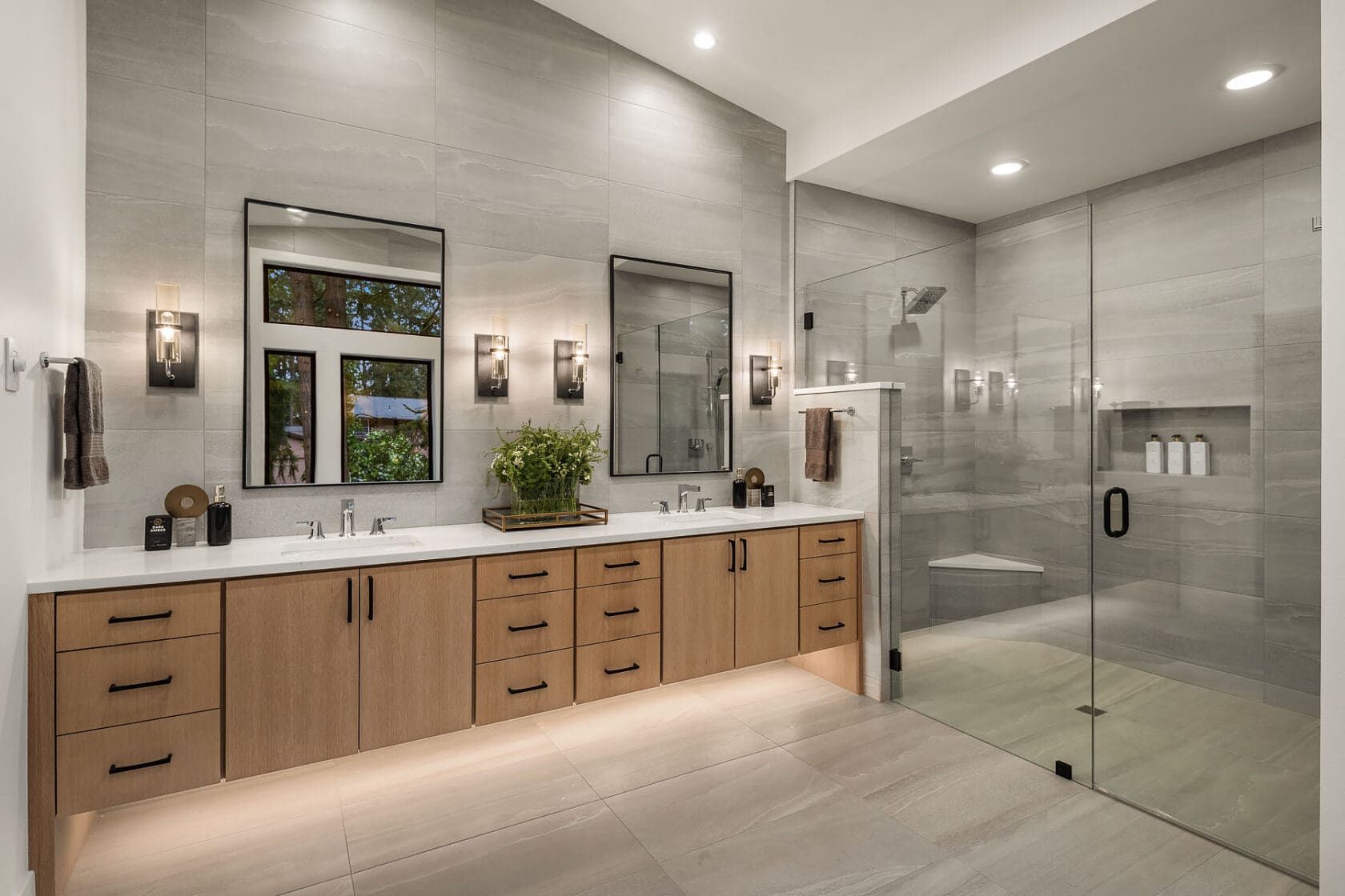 507-25-13422 NE 54th Pl-Bellevue-WA-MN Custom Homes-Primary Bath