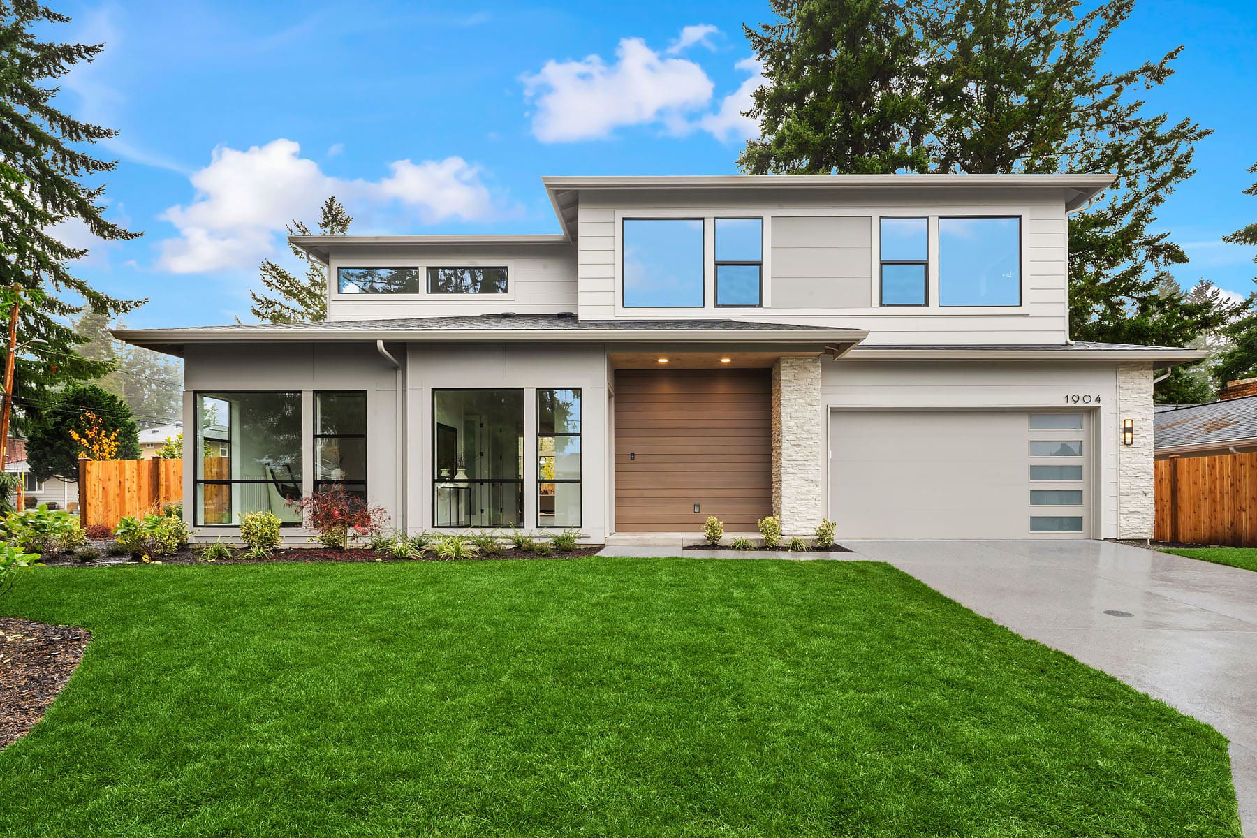 602-1904 169th Ave NE-WA-MN Custom Homes-Front