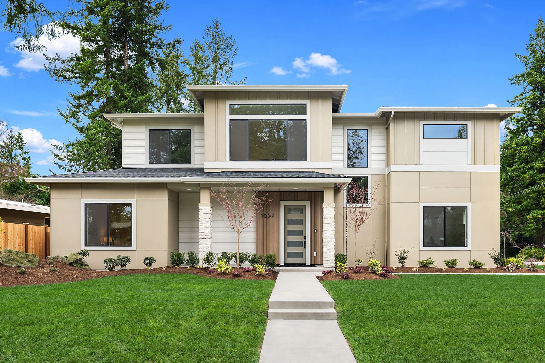 1657 151st Ave SE_Bellevue_WA_MN Custom Homes_Front